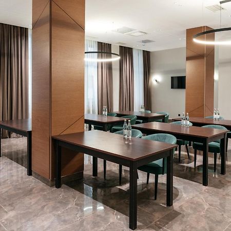 אלמטי Raavah Aparthotel מראה חיצוני תמונה
