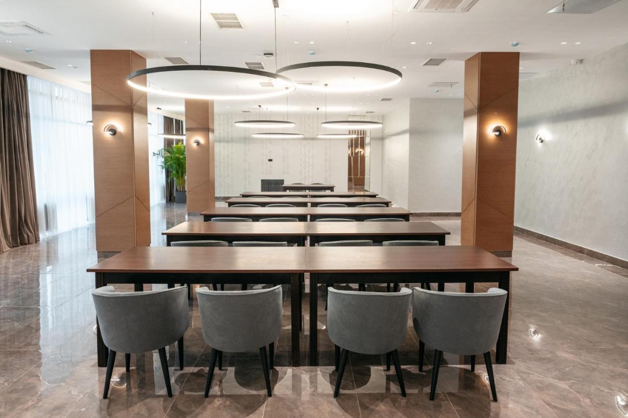 אלמטי Raavah Aparthotel מראה חיצוני תמונה