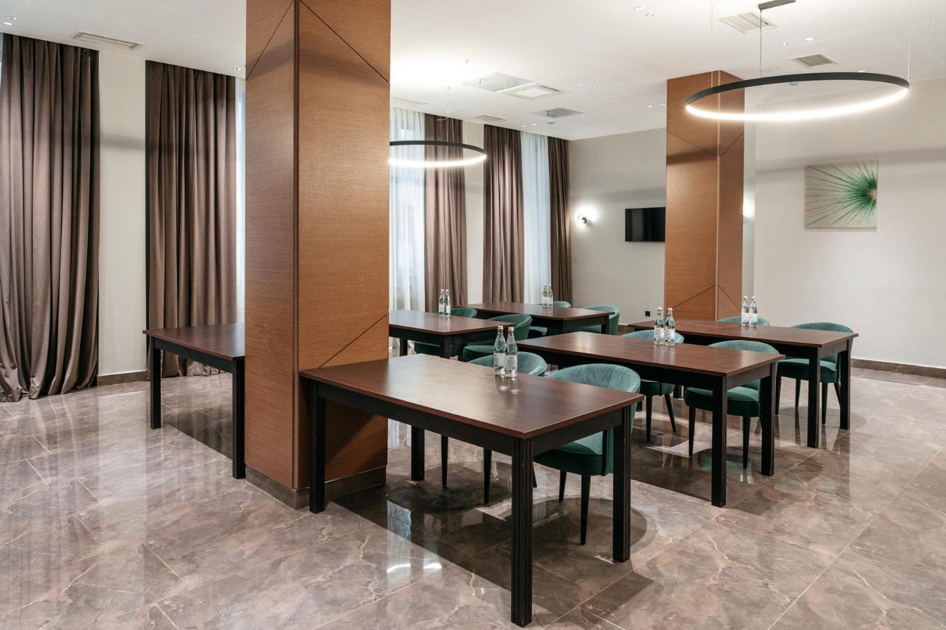 אלמטי Raavah Aparthotel מראה חיצוני תמונה
