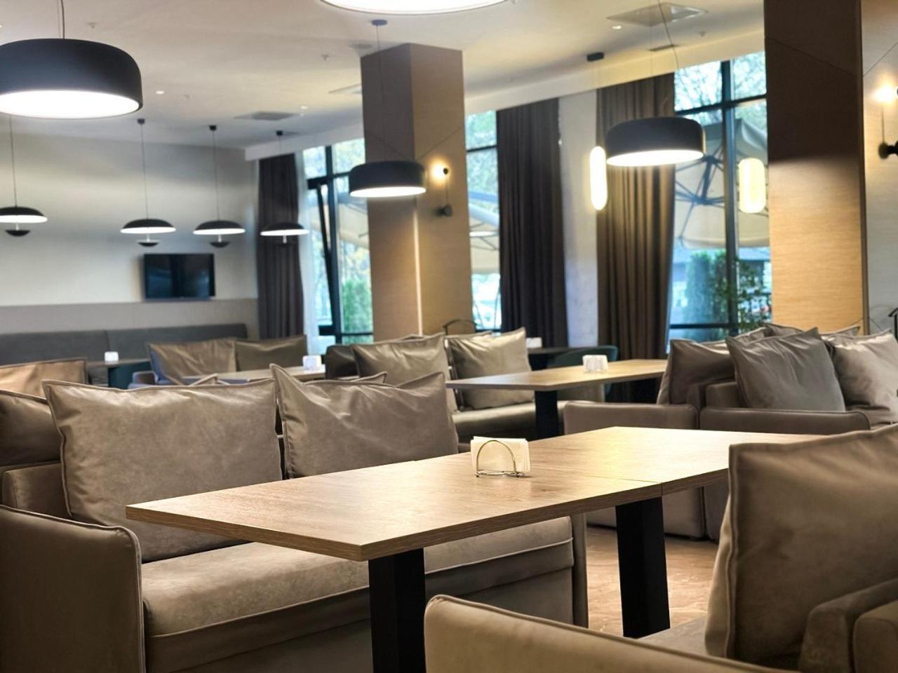אלמטי Raavah Aparthotel מראה חיצוני תמונה